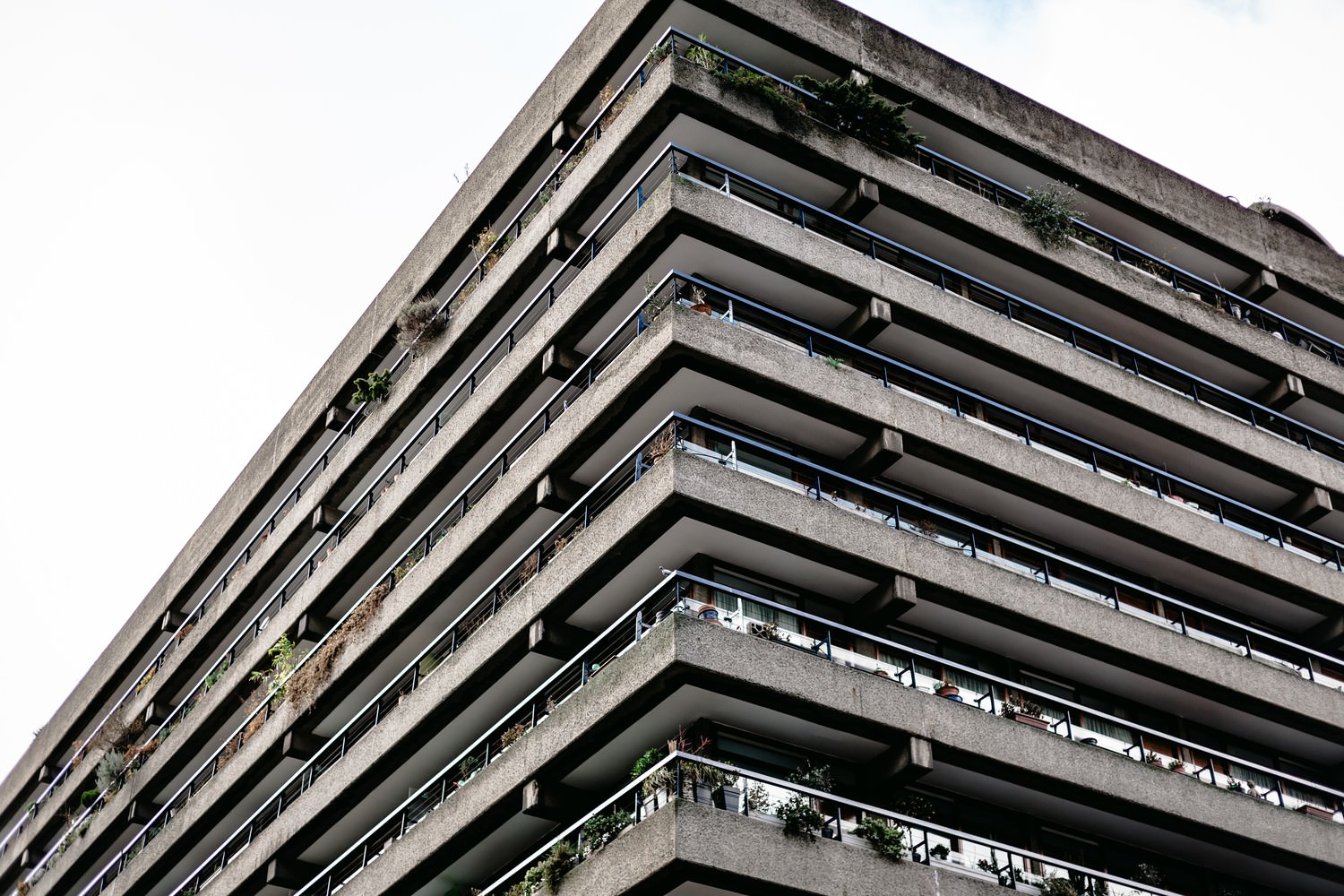 Relaxed engagement and couples photography in Barbican, London