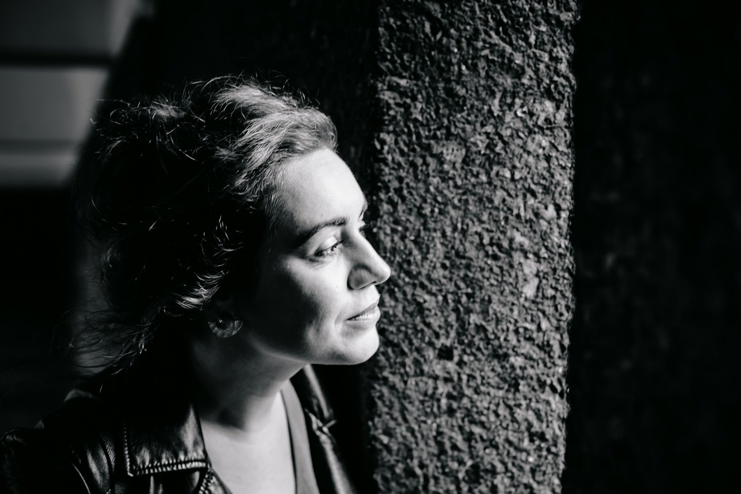 Relaxed engagement and couples photography in Barbican, London