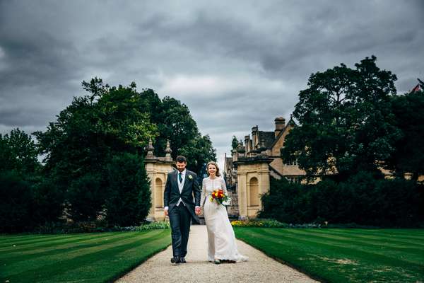 How to get great wedding portraits, without the cringe
