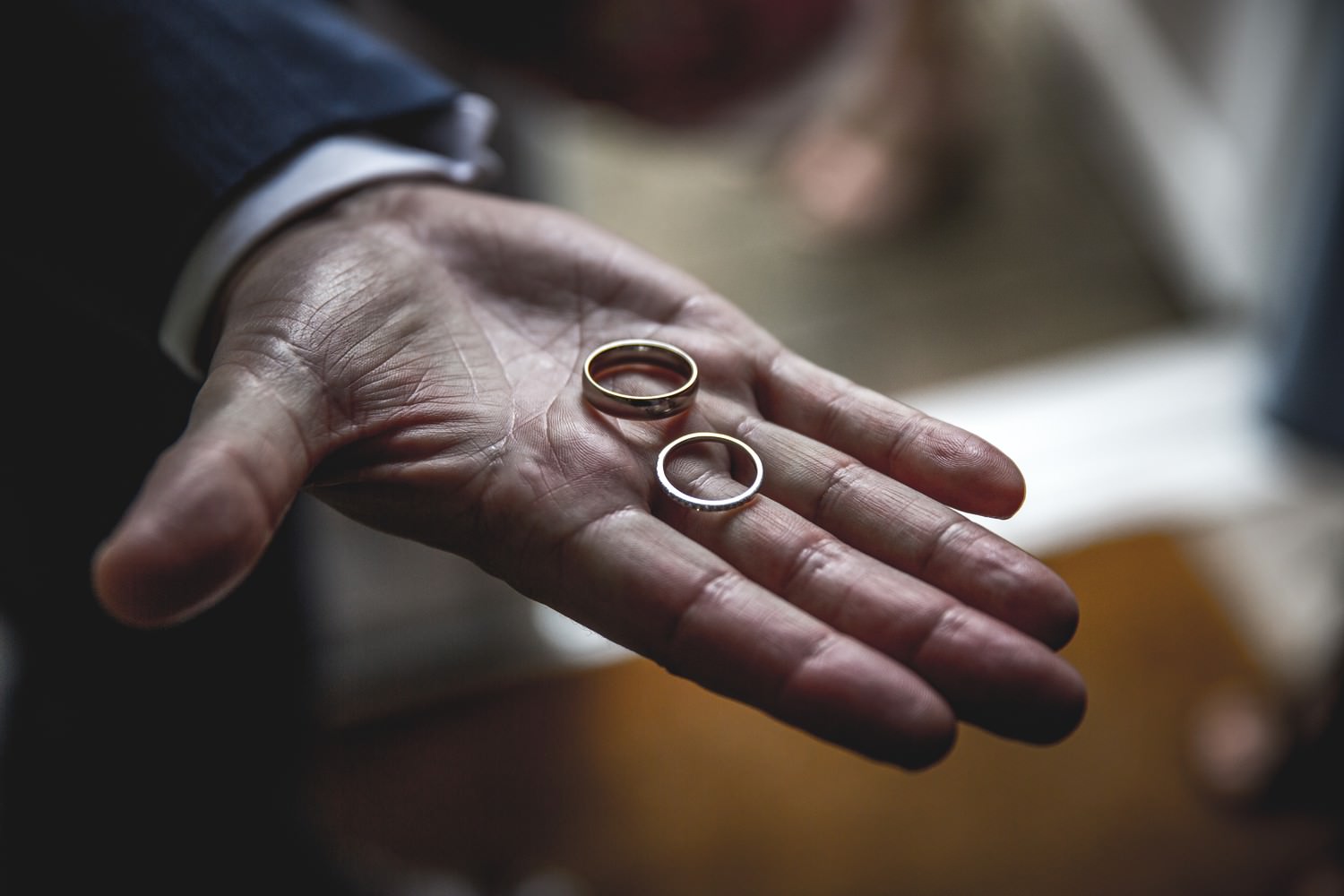 Relaxed wedding photography at Belair House, London