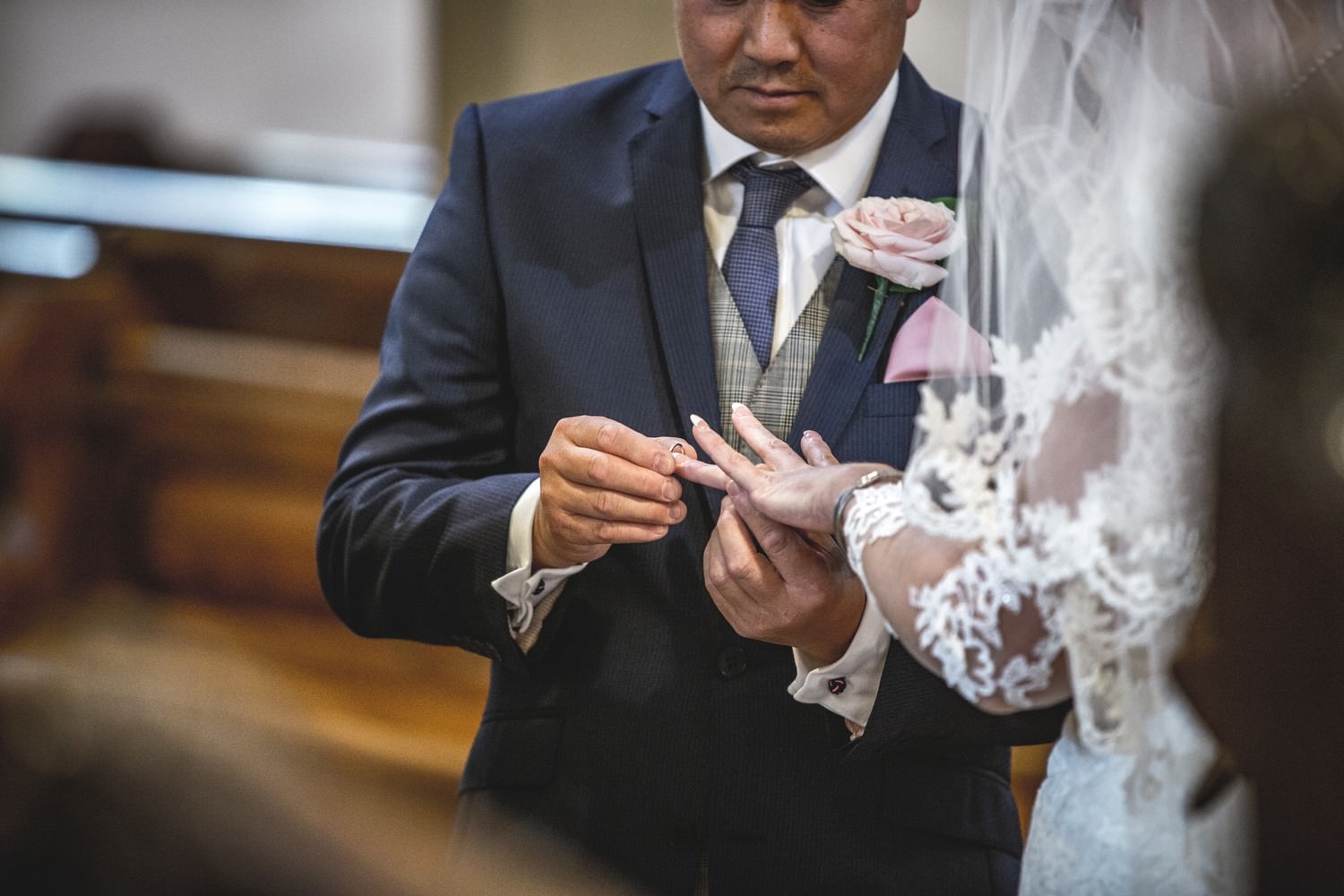 Relaxed wedding photography at Belair House, London