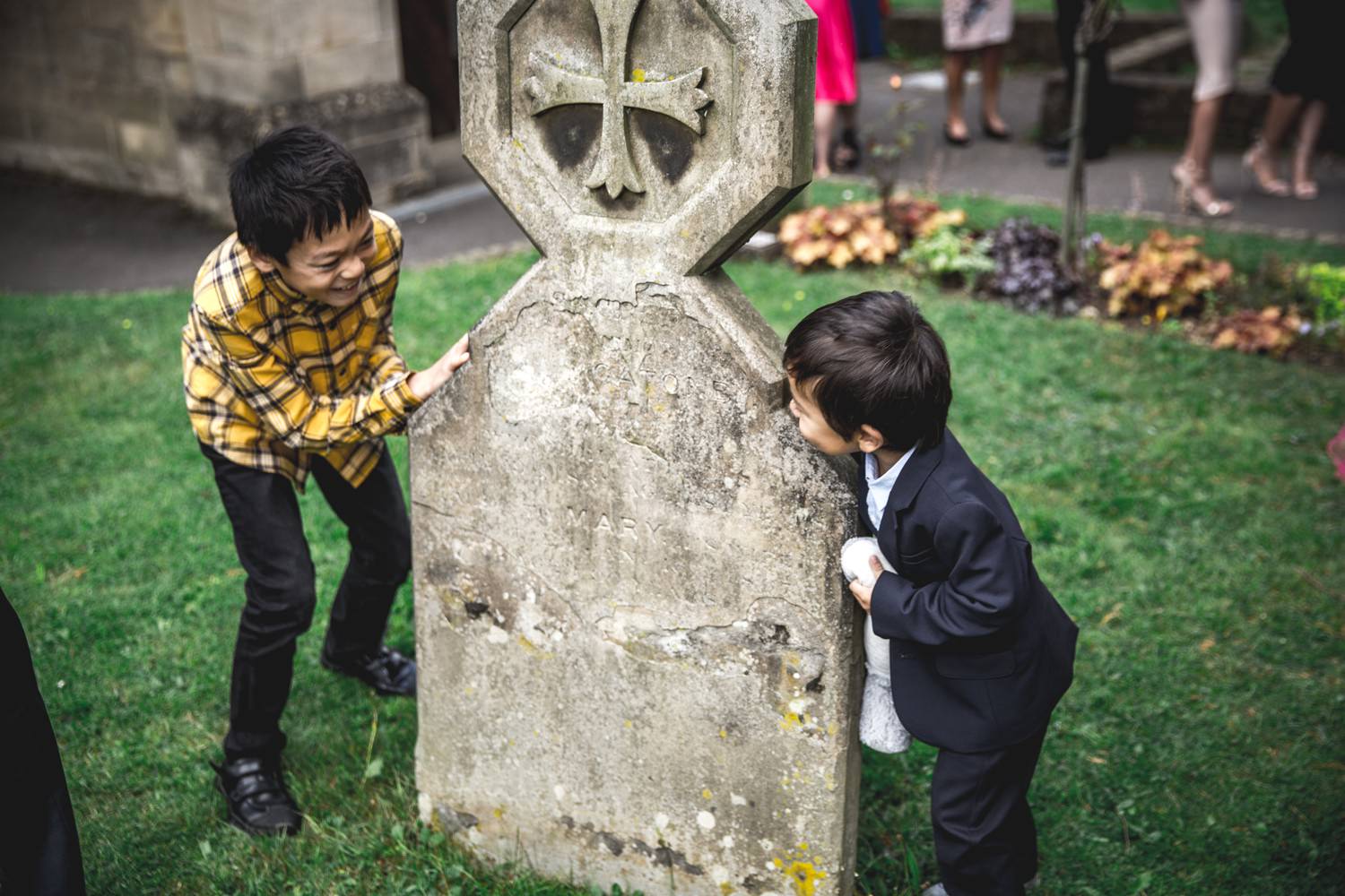 Relaxed wedding photography at Belair House, London