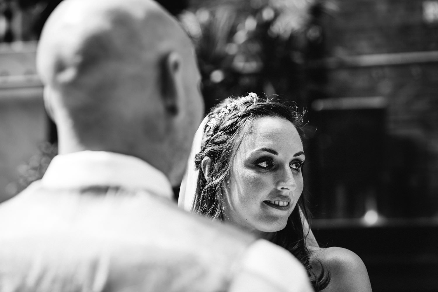 Relaxed urban wedding photography at Devonshire Terrace, London