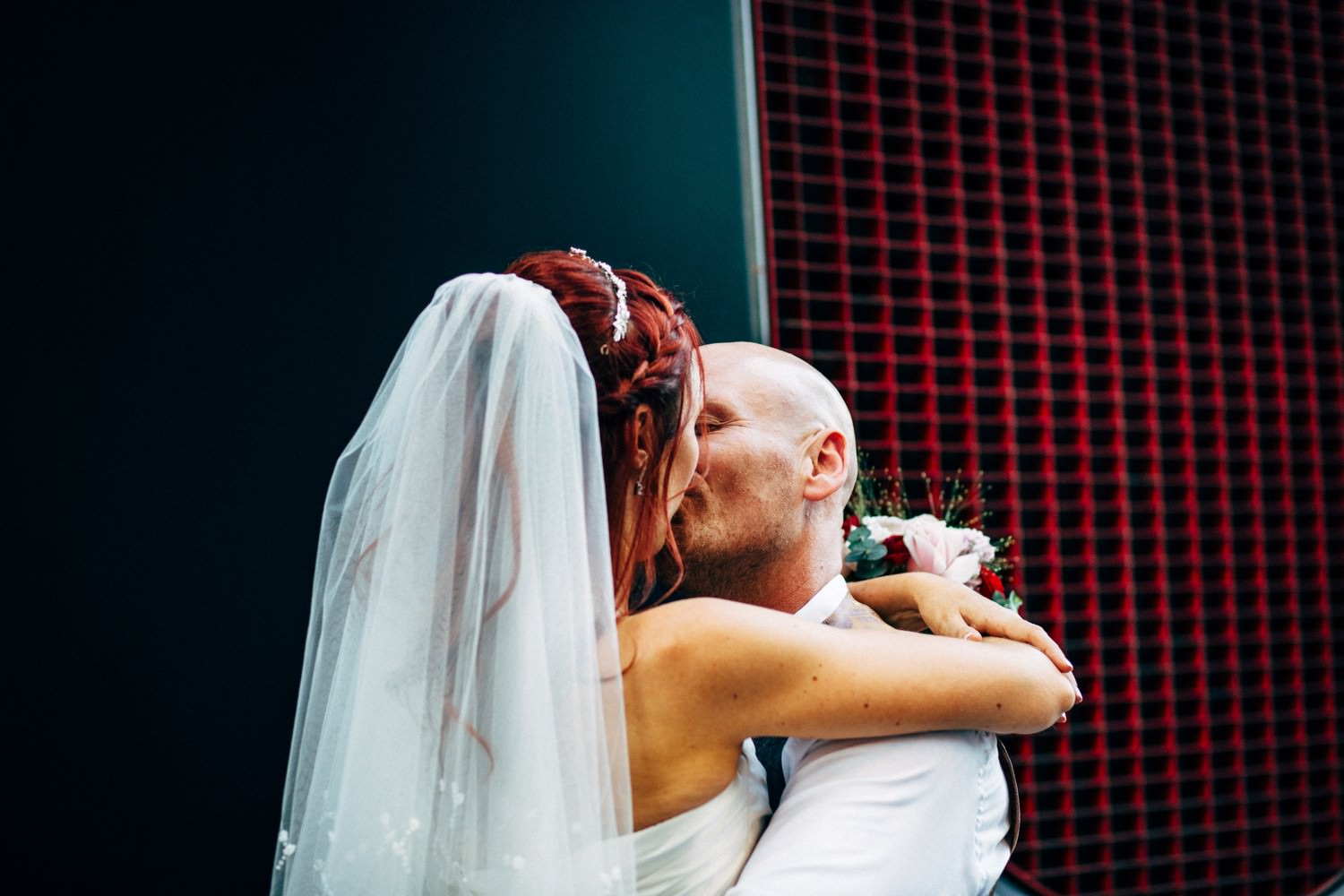 Relaxed urban wedding photography at Devonshire Terrace, London