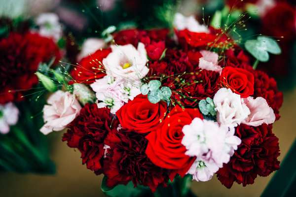 Relaxed urban wedding photography at Devonshire Terrace, London