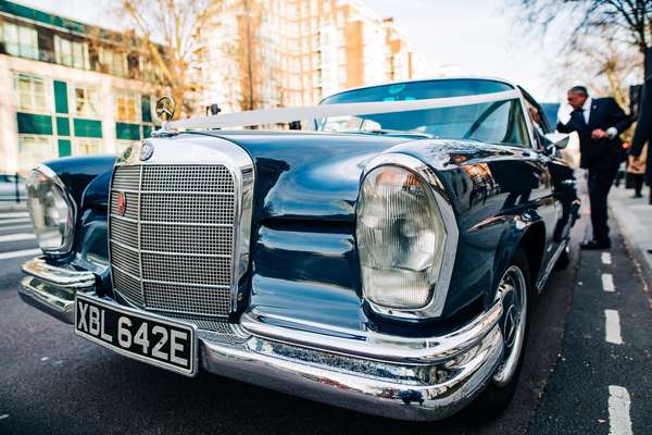 Relaxed Hackney wedding photography at Old Marylebone Town Hall and Jones & Sons, London