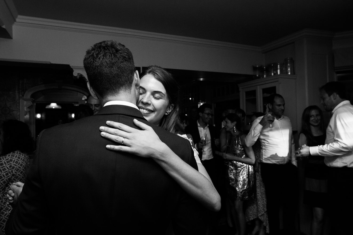 Relaxed pub wedding photography in Edinburgh