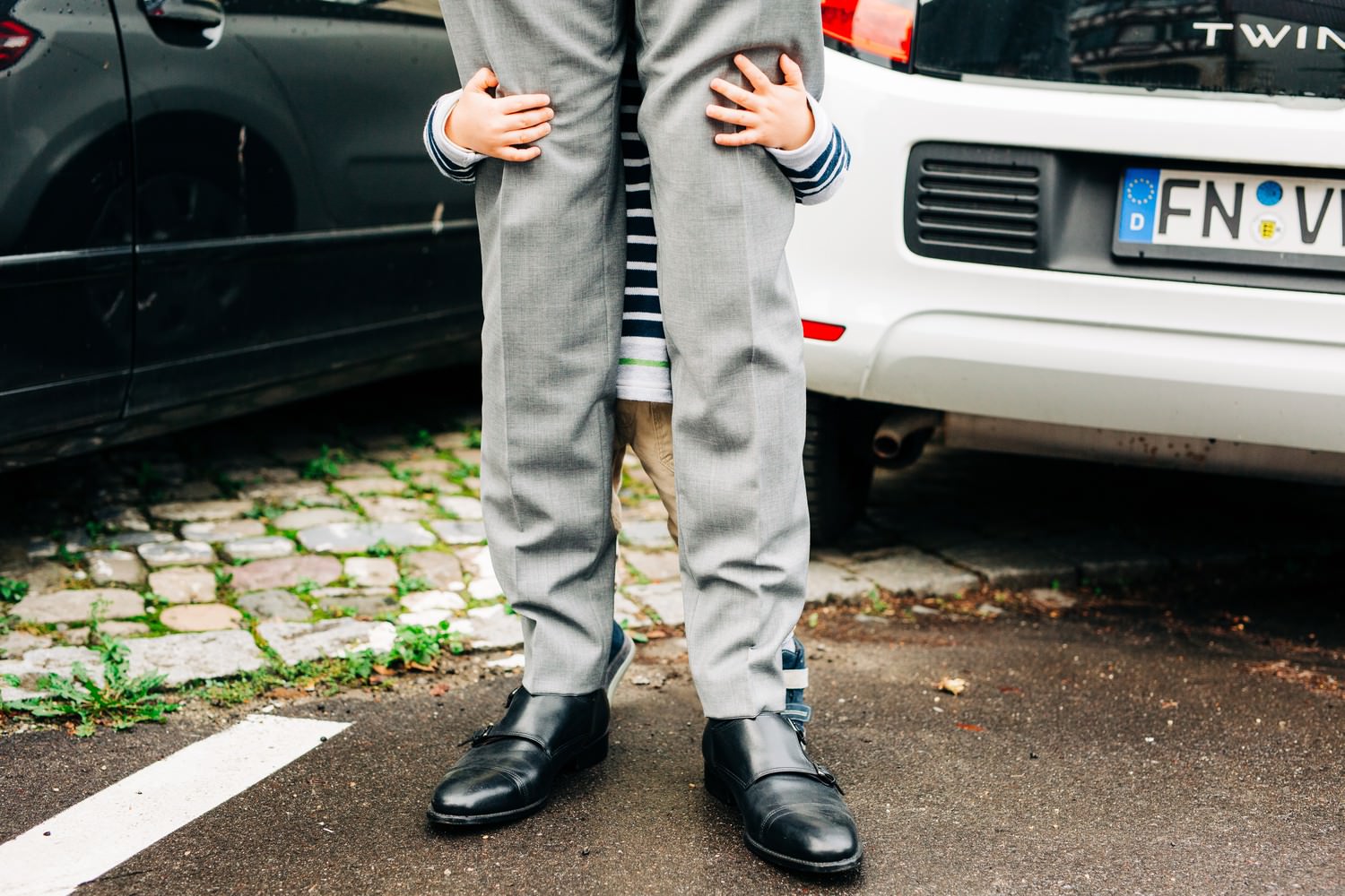 Relaxed elopement and small ceremony wedding photography in Edinburgh
