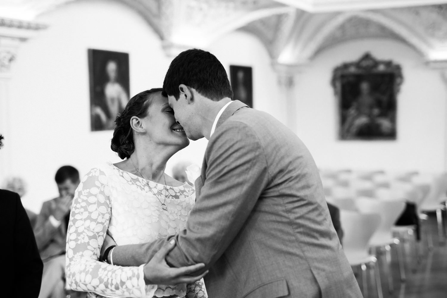 Relaxed elopement and small ceremony wedding photography in Edinburgh