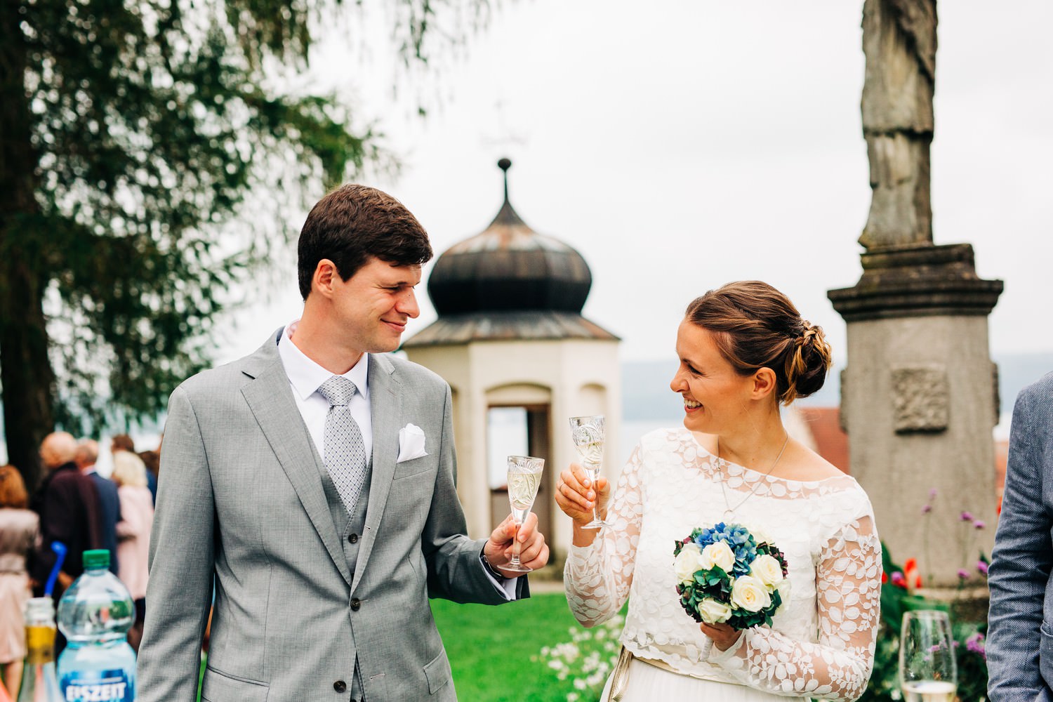 Relaxed elopement and small ceremony wedding photography in Edinburgh