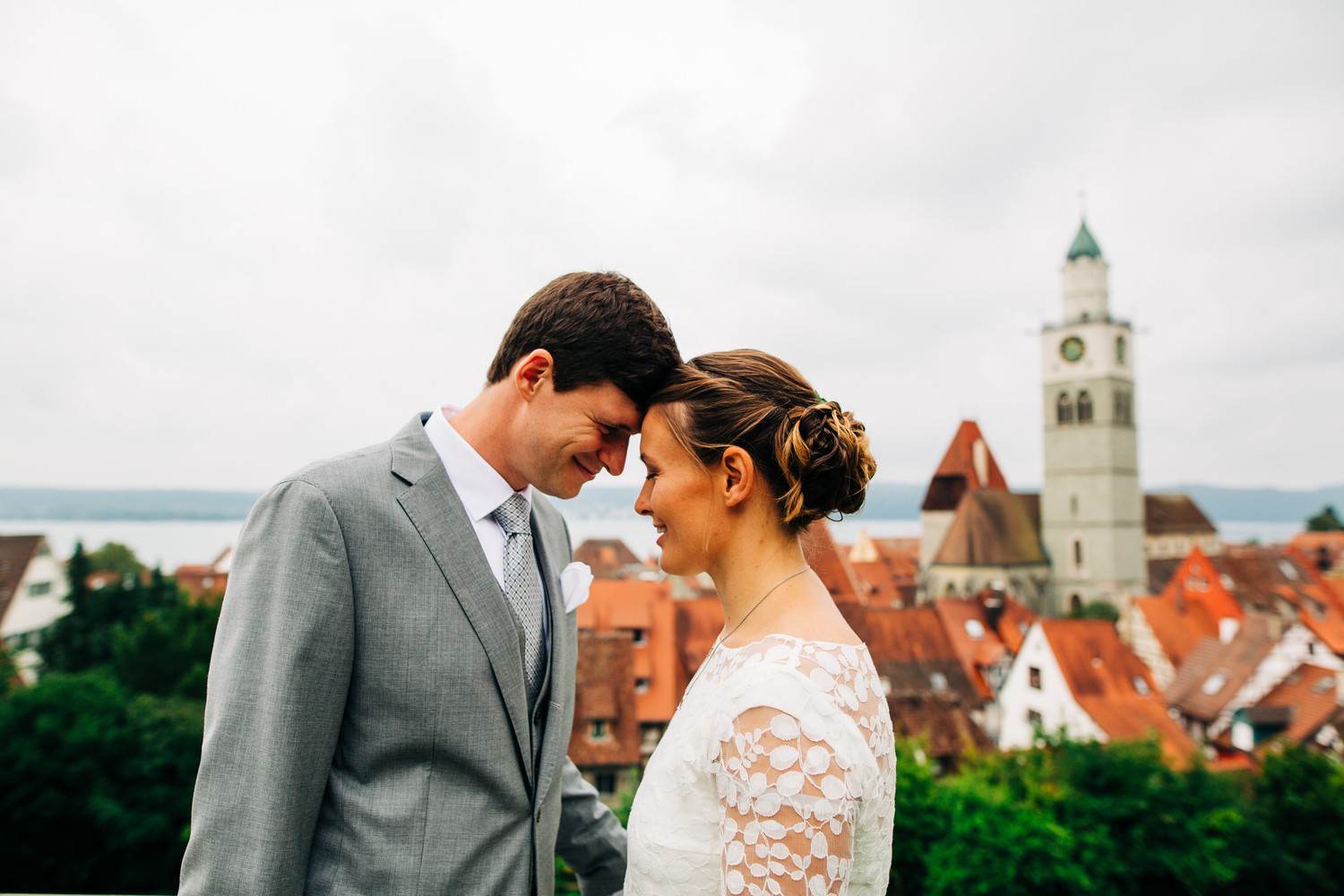 Relaxed elopement and small ceremony wedding photography in Edinburgh