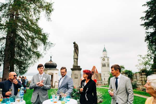 Relaxed elopement and small ceremony wedding photography in Edinburgh