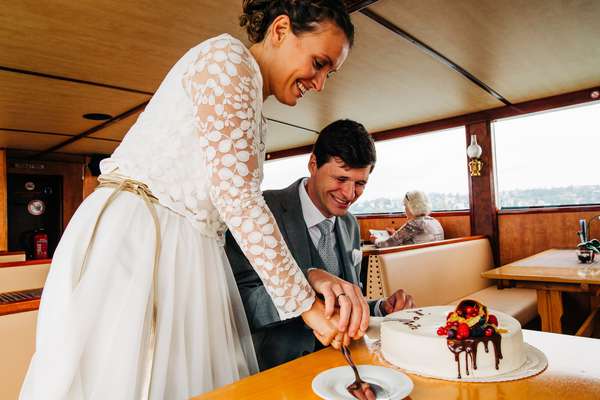 Relaxed elopement and small ceremony wedding photography in Edinburgh