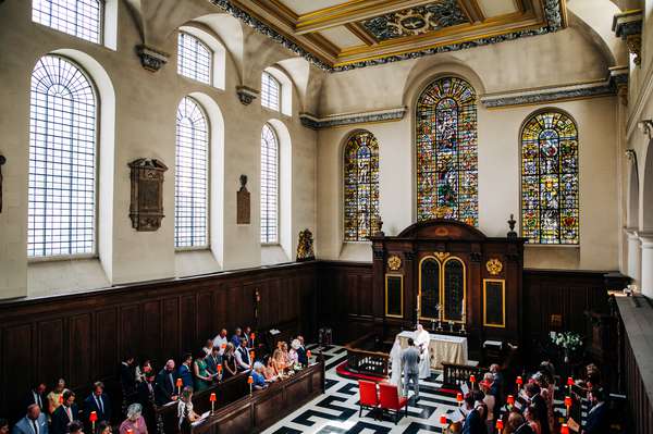 Relaxed pub wedding photography in Scotland