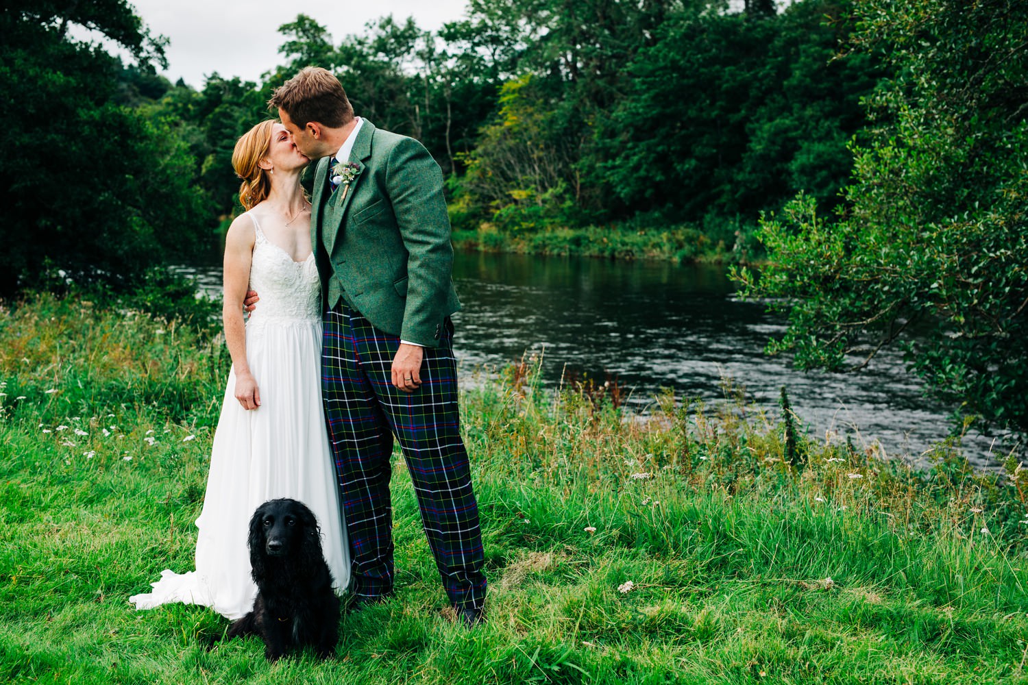 Relaxed Scottish Borders wedding photography near Edinburgh